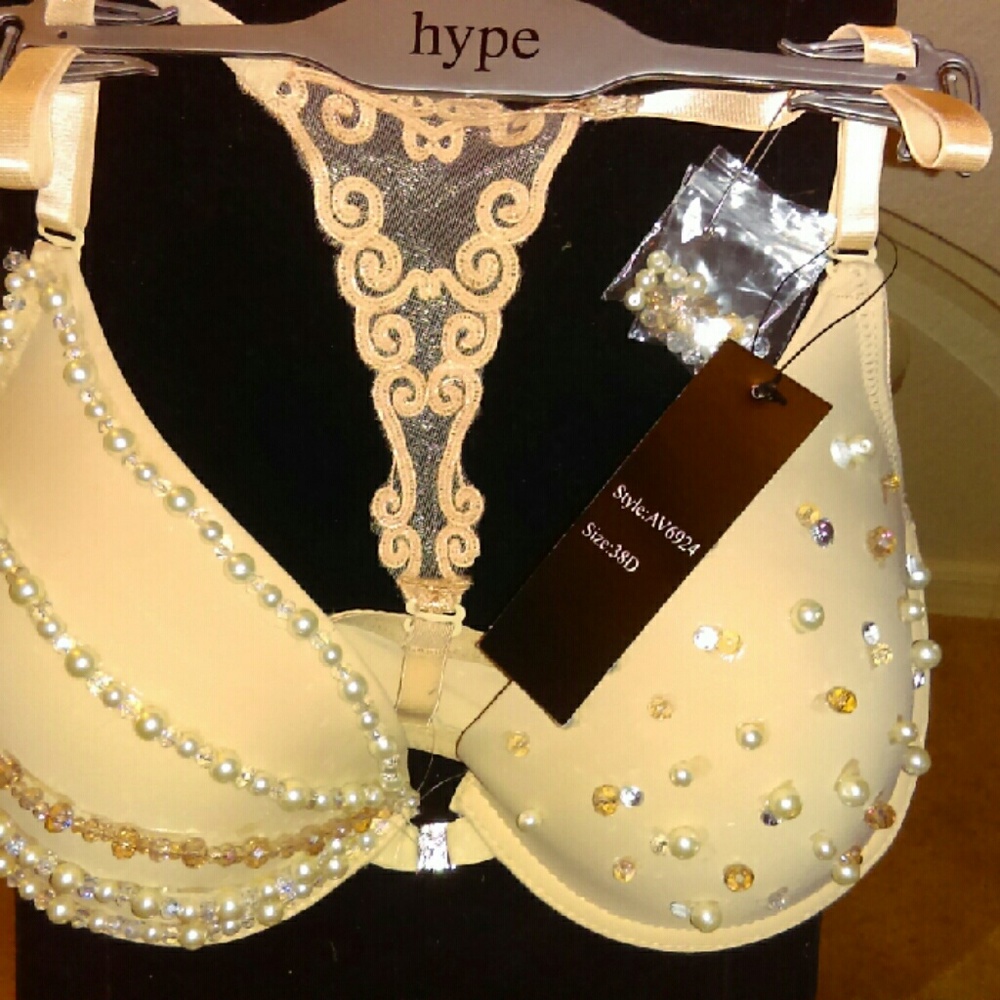Studs n Sparkles